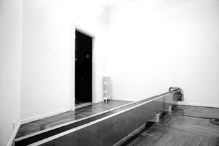 Nastro trasportatore, Installation at Galleria Raffaella Cortese, Milan, Photo © Giorgio Colombo
