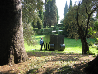 La 74, Installazione a Villa d'Este, Tivoli, 2006
Con Angelo Bogani, Photo @ Alessandro Zambianchi