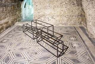 Primo piano, Installazione alla Casa Romana, Spoleto, Photo @ Umberto Cavenago