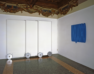 Opera sinistra e opera destra, Installation at La Nuova Pesa Gallery, Rome, 1994
On the right wall Un Quadro, by Maurizio Arcangeli